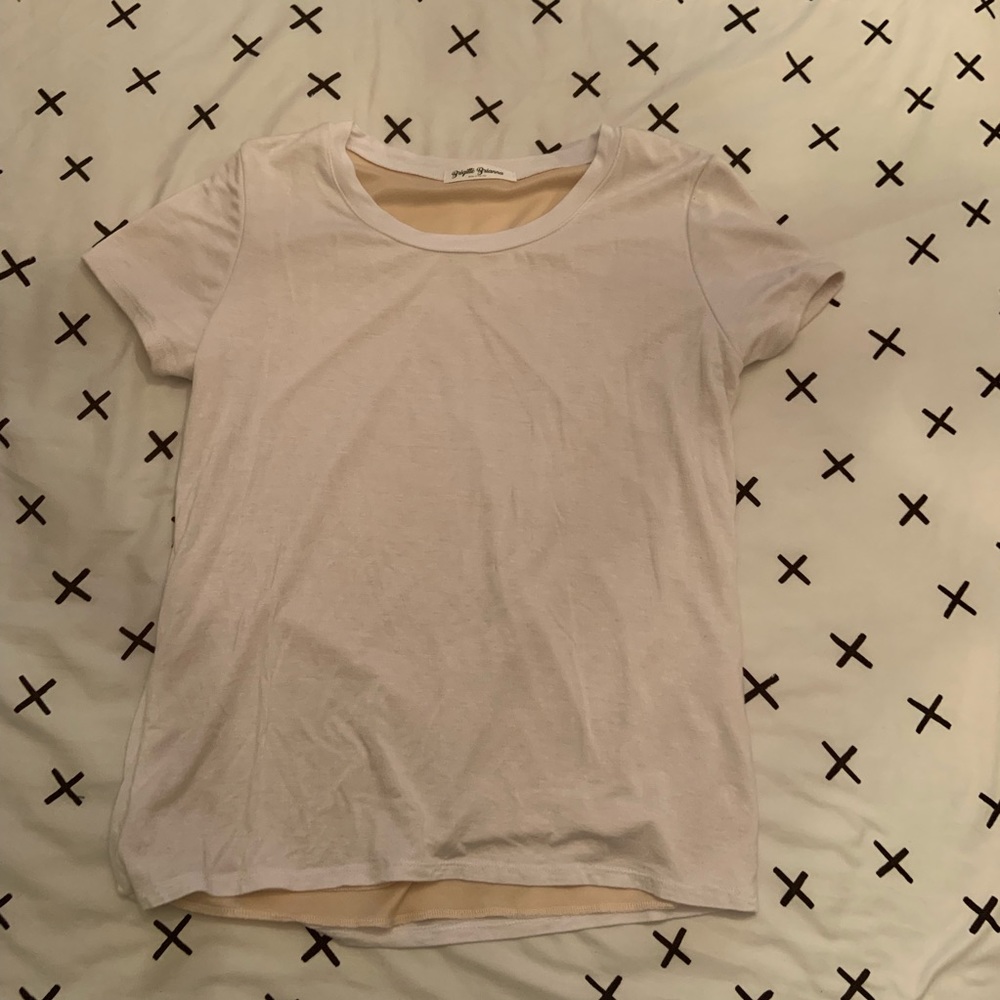 Basic white lined tee shirt
